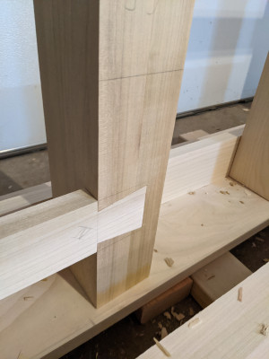 Bottom short stretcher showing tlhe half-blind dovetail