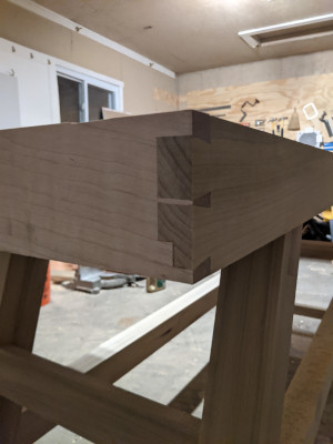 Corner of the tool tray showing dovetail joinery with a modification for the panel